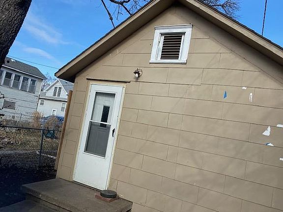 2nd image of 712 1/2 State St