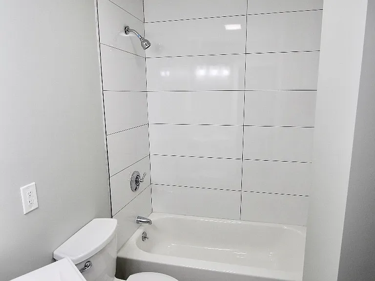 94 E Cottage St #3 — Photo 5