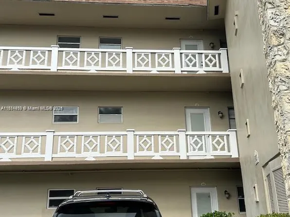 5103 NW 35th St APT 503, Lauderdale Lakes, FL 33319