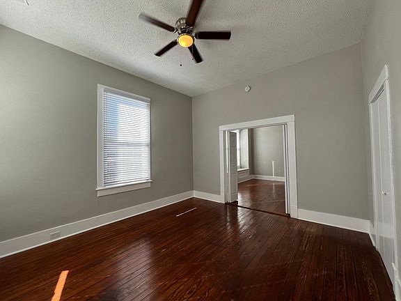 5th image of 825 W Russell Pl APT 1