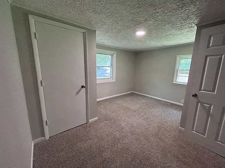 8785 Hillside Pkwy — Photo 9