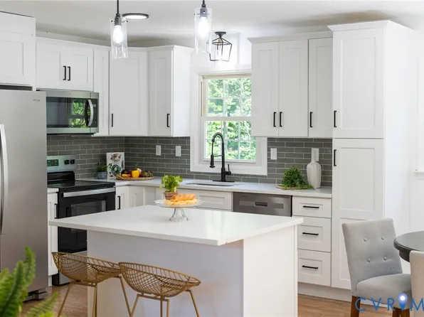 2208 Banbury St, Charlottesville, VA 22901