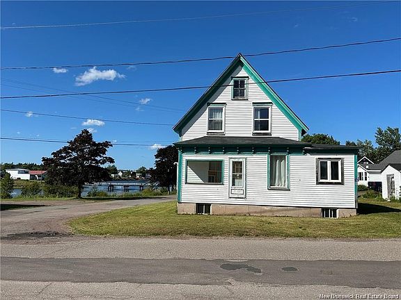 3rd image of 16 Fort St
