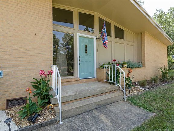 4th image of 2515 Monteview Dr SE
