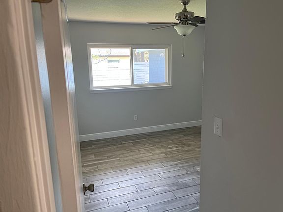5th image of 3025 S Ferncreek Ave