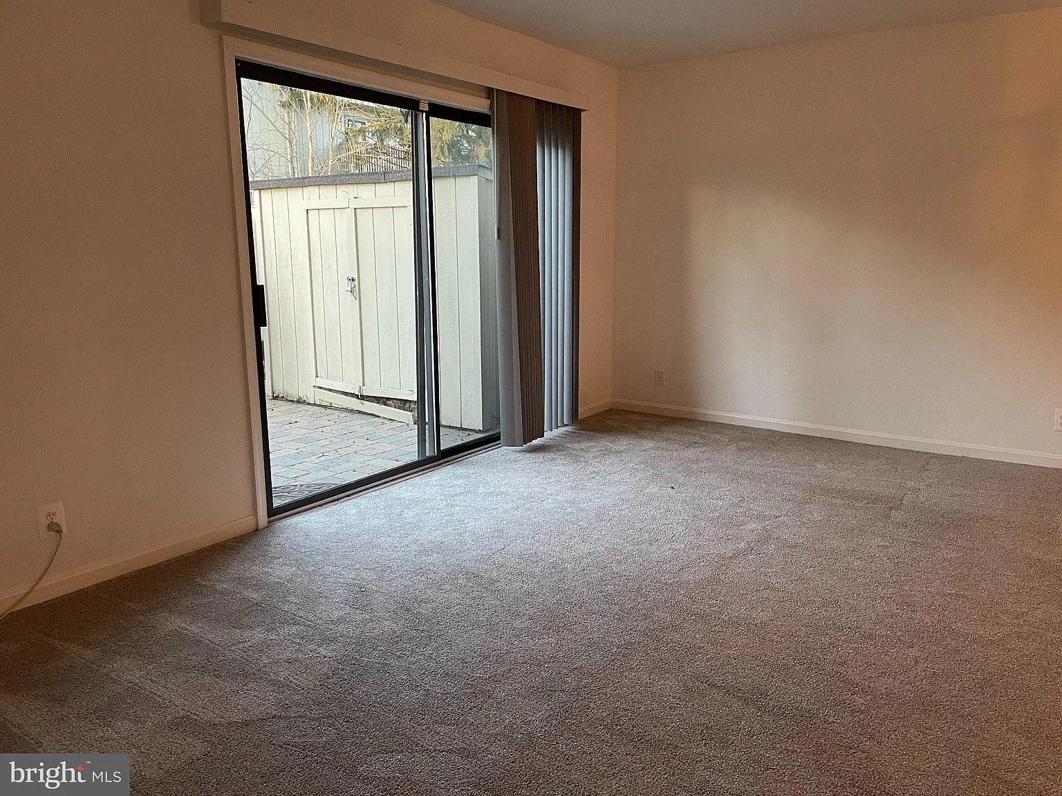 3 bed, 2.0 bath, 1131 sqft, $2,250 — Photo 4