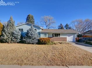 913 Crown Ridge Dr, Colorado Springs, CO 80904