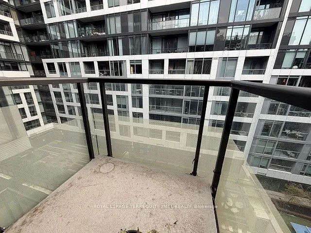 560 Front St W #806 — Photo 28
