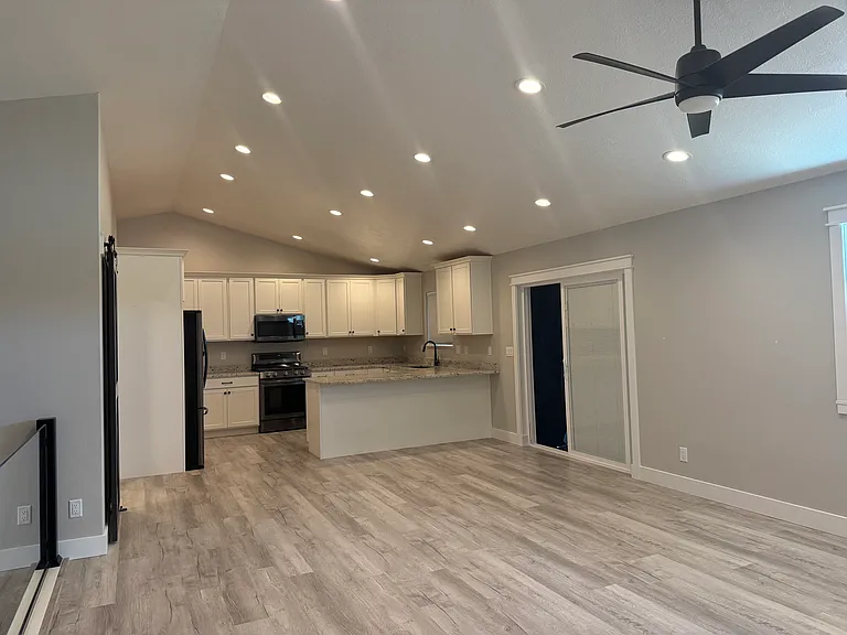 482 E Canyon Rim Rd — Photo 5