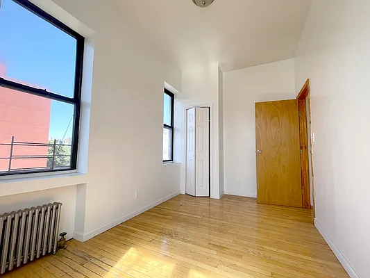 Rented by Elite NY Holdings | media 2