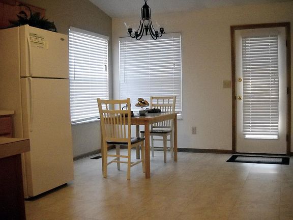 3rd image of 9057 Ellersly Dr
