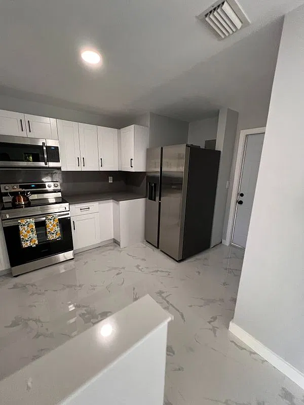 3 bed, 2.0 bath, 1182 sqft, $2,850 — Photo 1