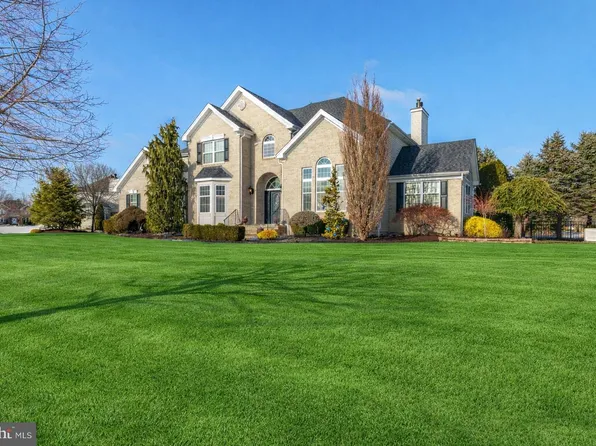 15 Rodeo Dr, Jackson, NJ 08527