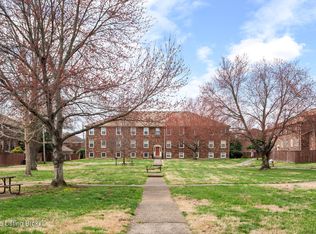 1008 Lake Way APT D2, Louisville, KY