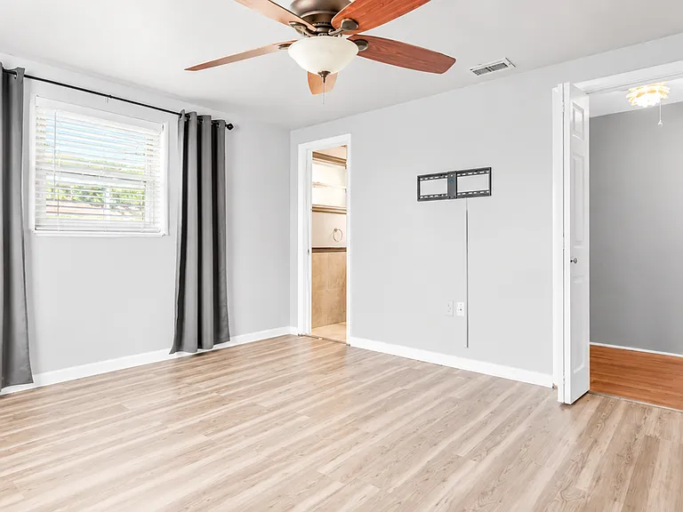 3628 Holiday Lake Dr — Photo 16