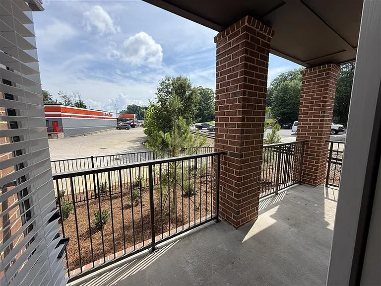 District on the Etowah Apartments — Photo 1418
