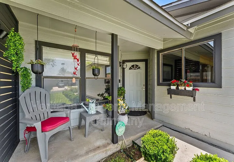 6715 Hickory Springs Dr — Photo 4