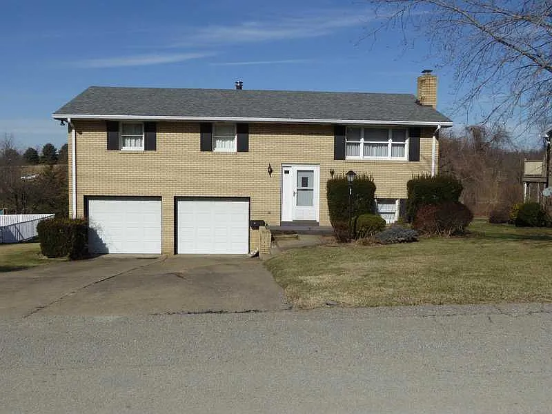 415 Joanne Ln photo 1