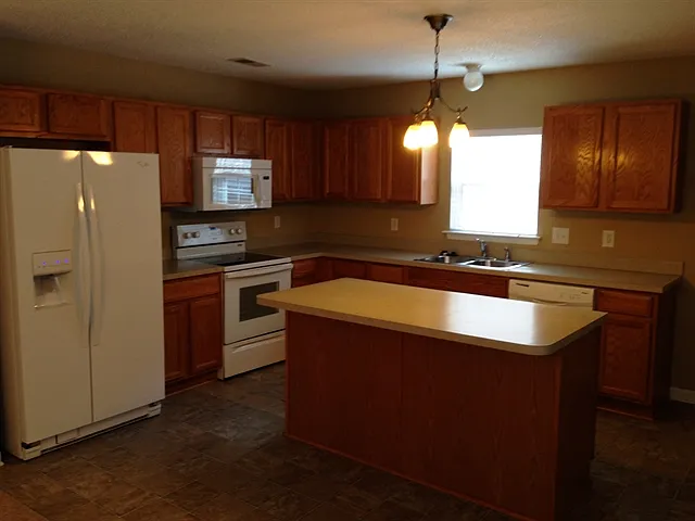 Building Photo - 128 Willowbend Ln