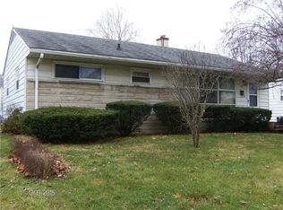 205 E McKenzie Rd, Greenfield, IN 46140