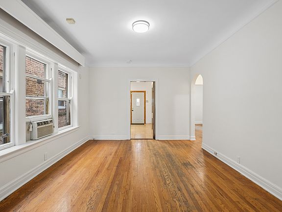 3rd image of 2244 W Argyle St