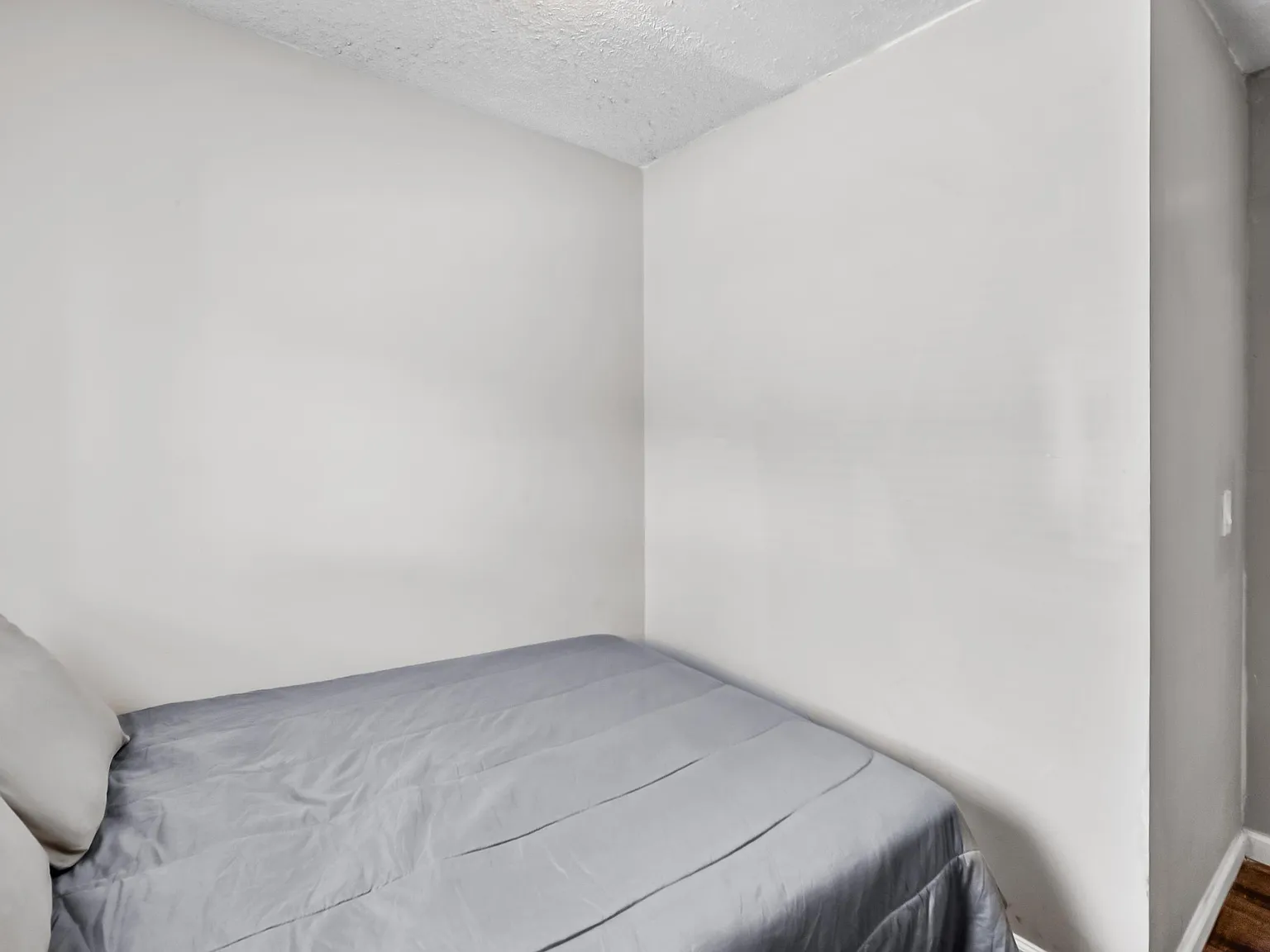 4 bed, 3.0 bath, 1571 sqft, $741 — Photo 3