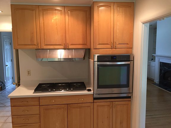 Kitchen Stove and Oven