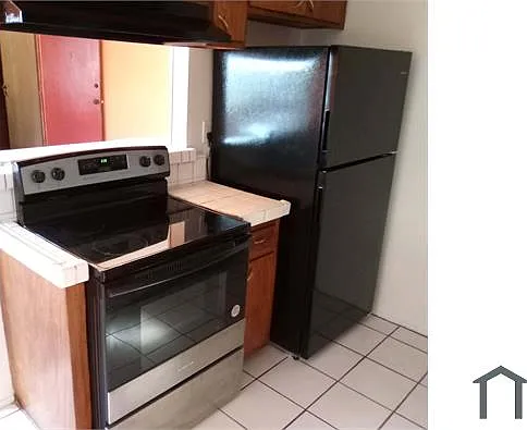 2 bed, 700 sqft, $2,520 — Photo 2