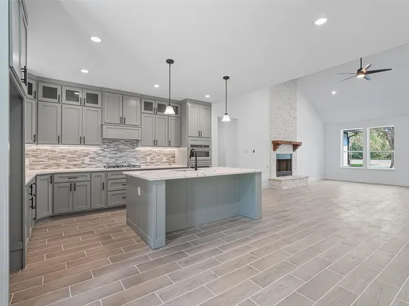 330 Martin Luther King Jr Dr, Sulphur Springs, TX 75482