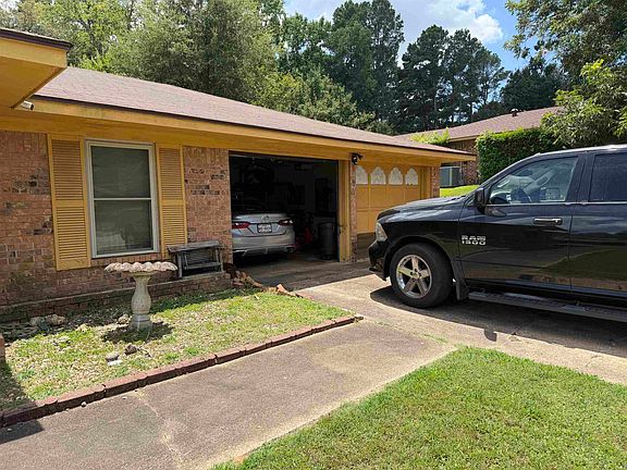 2nd image of 1503 Briarwood St