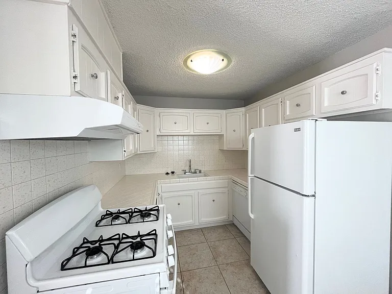 510 Alhambra Blvd — Photo 5