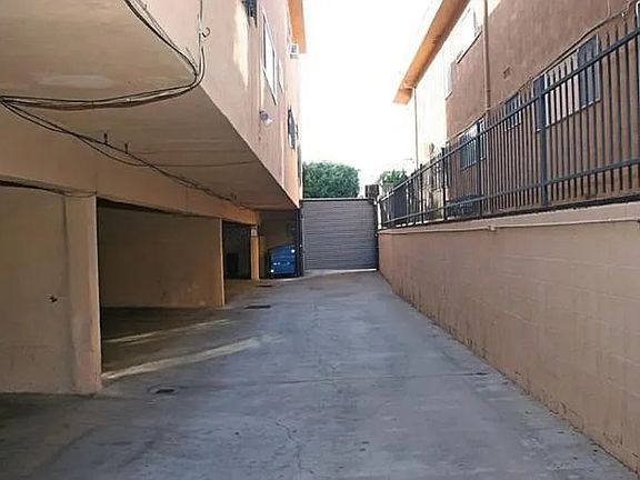 2nd image of 114 N Eucalyptus Ave APT 5