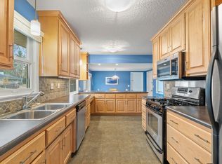 9227 W 22nd Ln, Minneapolis, MN 55426