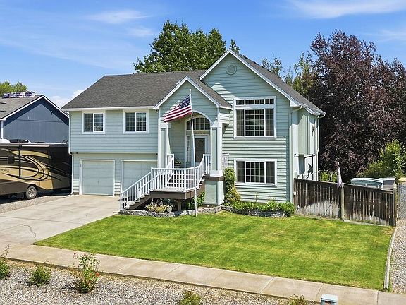 4th image of 8808 N Maple St