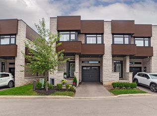 35 Midhurst Hts #22, Hamilton, ON L8J 0J1