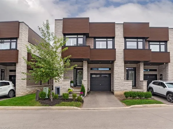 35 Midhurst Hts #22, Hamilton, ON L8J 0J1