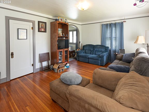 5th image of 2300 E 26th St