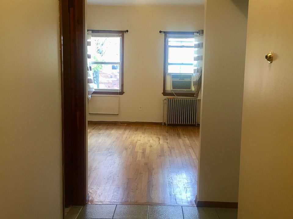 2nd image of 432 Graham Ave APT 2L
