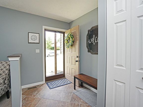 3rd image of 2079 Casa Loma Dr