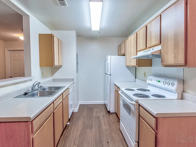 Plymouth Ridge Apartments — Photo 21