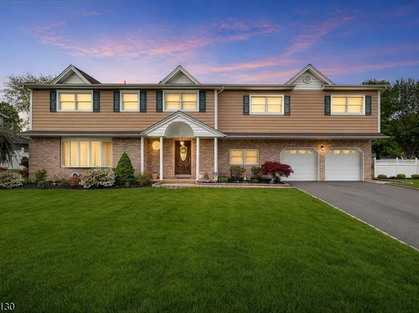 184 Stonehenge Ter, Clark Twp., NJ 07066