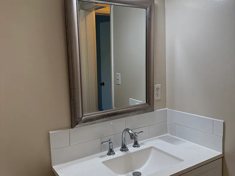345 W Elk Ave #2 — Photo 10