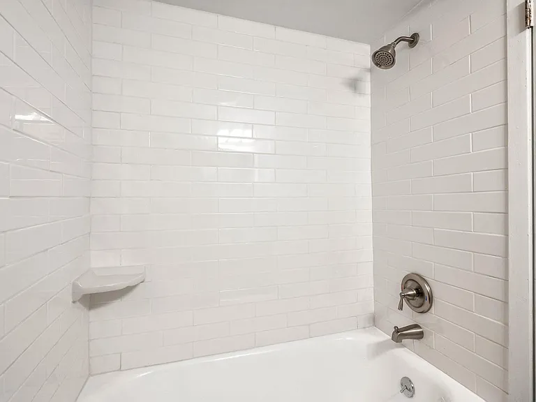 5726 N. Winthrop — Photo 33