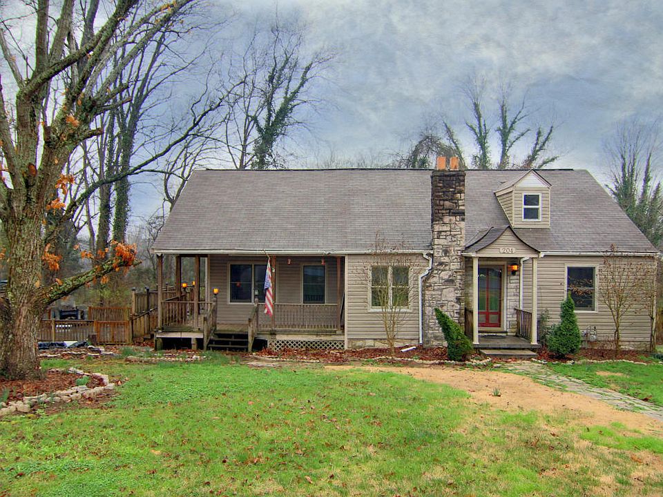 1st image of 204 Hillcrest Ct