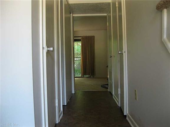 2nd image of 1132 Willow Green Dr