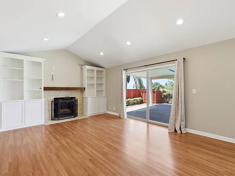 181 Piazza Way — Photo 10