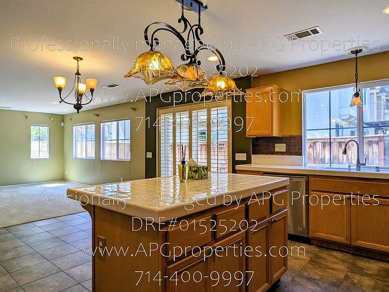 2439 N Cameo Ct — Photo 20