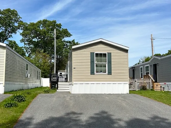 20 Upton St, Tewksbury, MA 01862