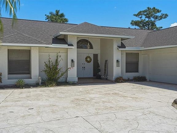 2nd image of 3852 Essex PL