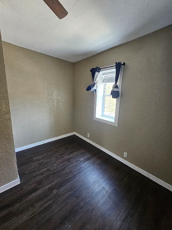 1 bed, 900 sqft, $700 — Photo 3